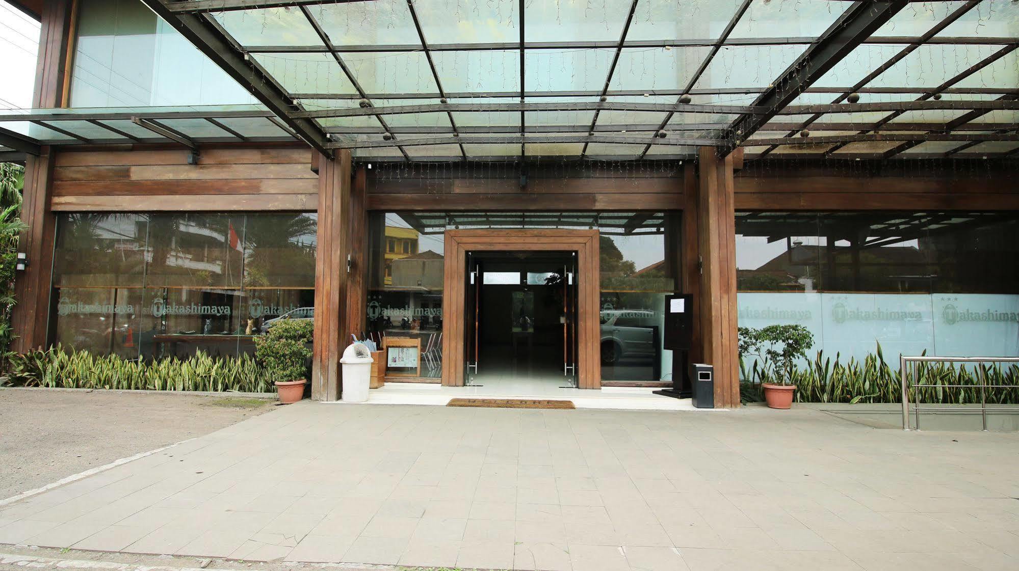 Zen Rooms Grand Hotel Lembang Exteriör bild