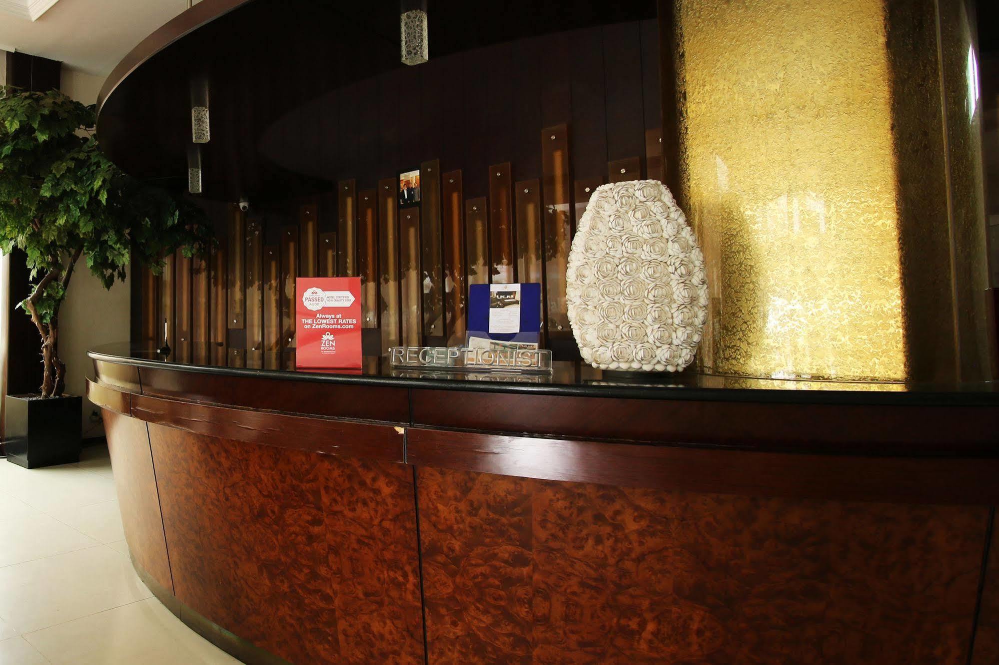 Zen Rooms Grand Hotel Lembang Exteriör bild