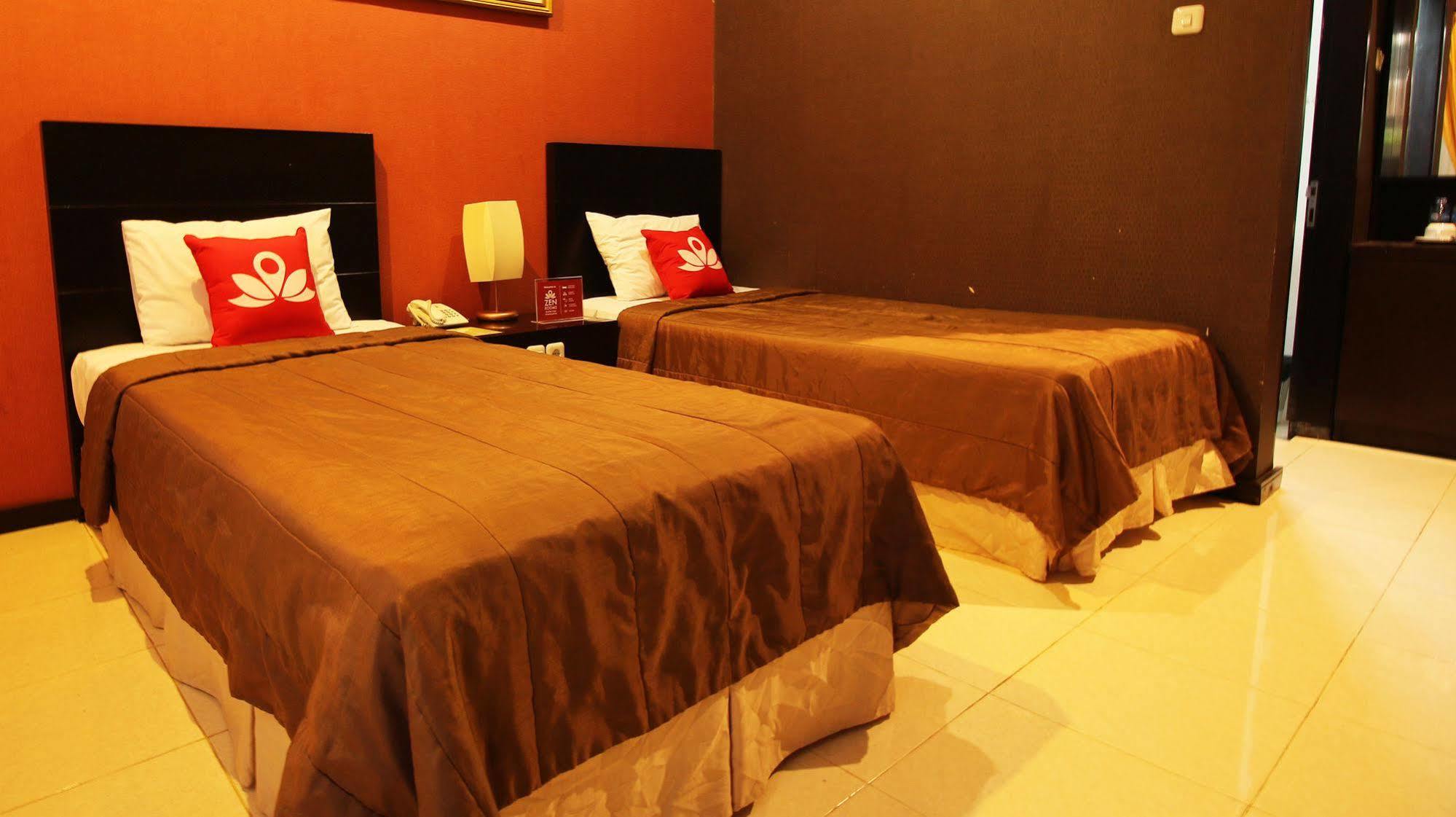 Zen Rooms Grand Hotel Lembang Exteriör bild