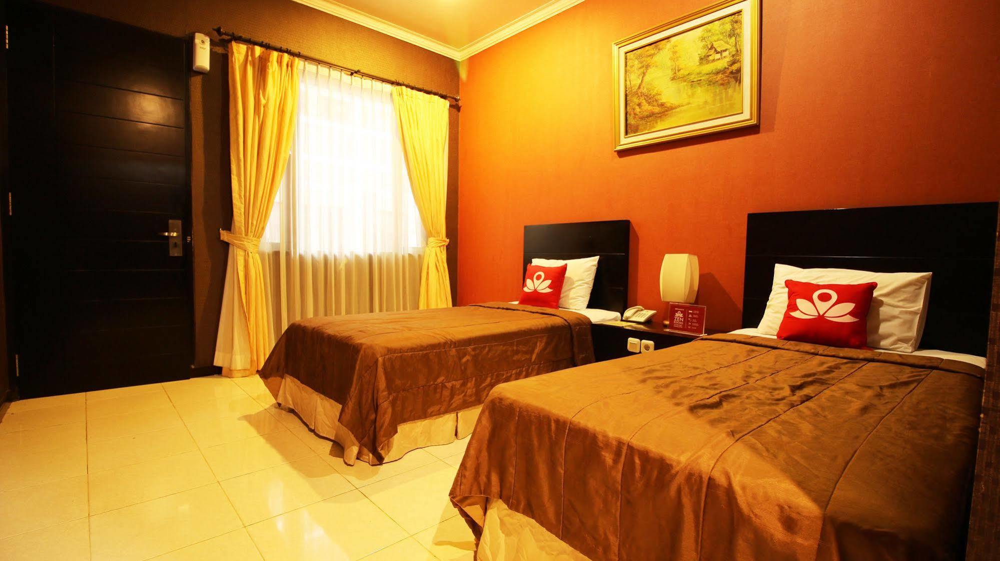 Zen Rooms Grand Hotel Lembang Exteriör bild