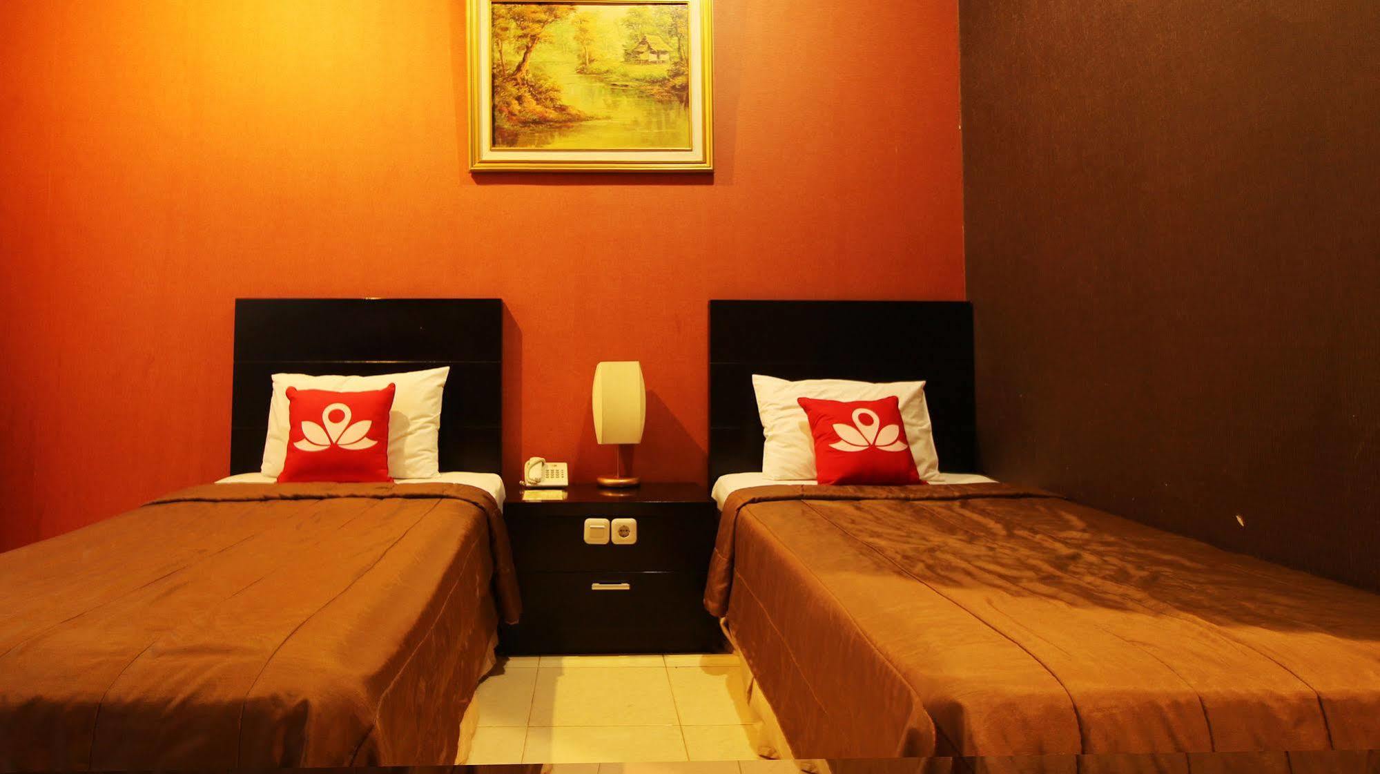 Zen Rooms Grand Hotel Lembang Exteriör bild
