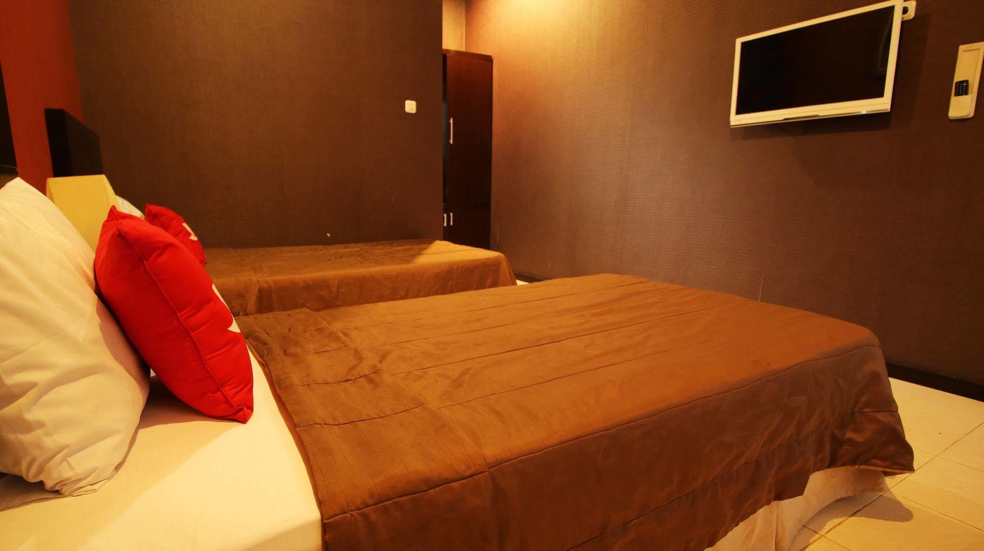 Zen Rooms Grand Hotel Lembang Exteriör bild