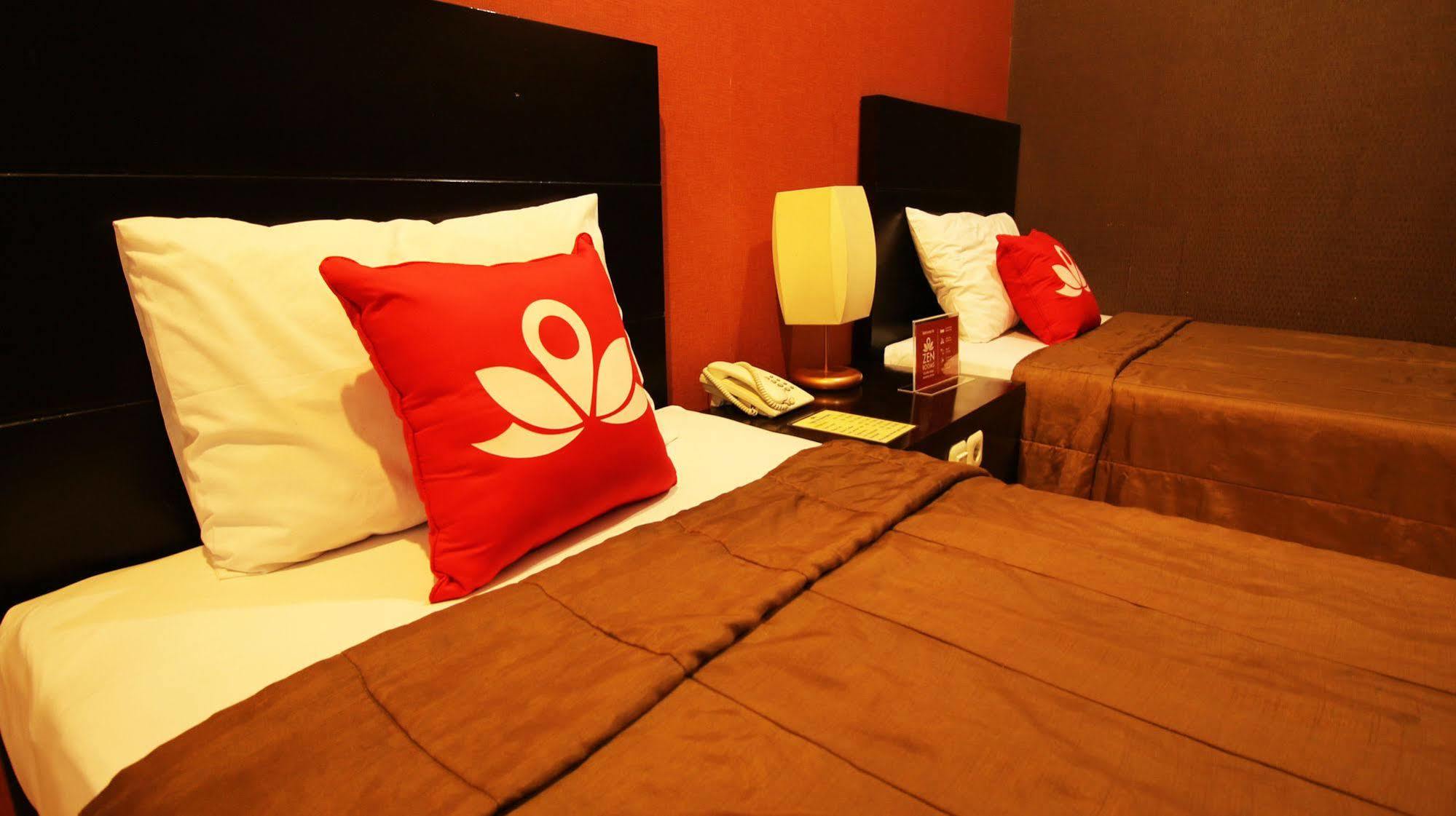 Zen Rooms Grand Hotel Lembang Exteriör bild