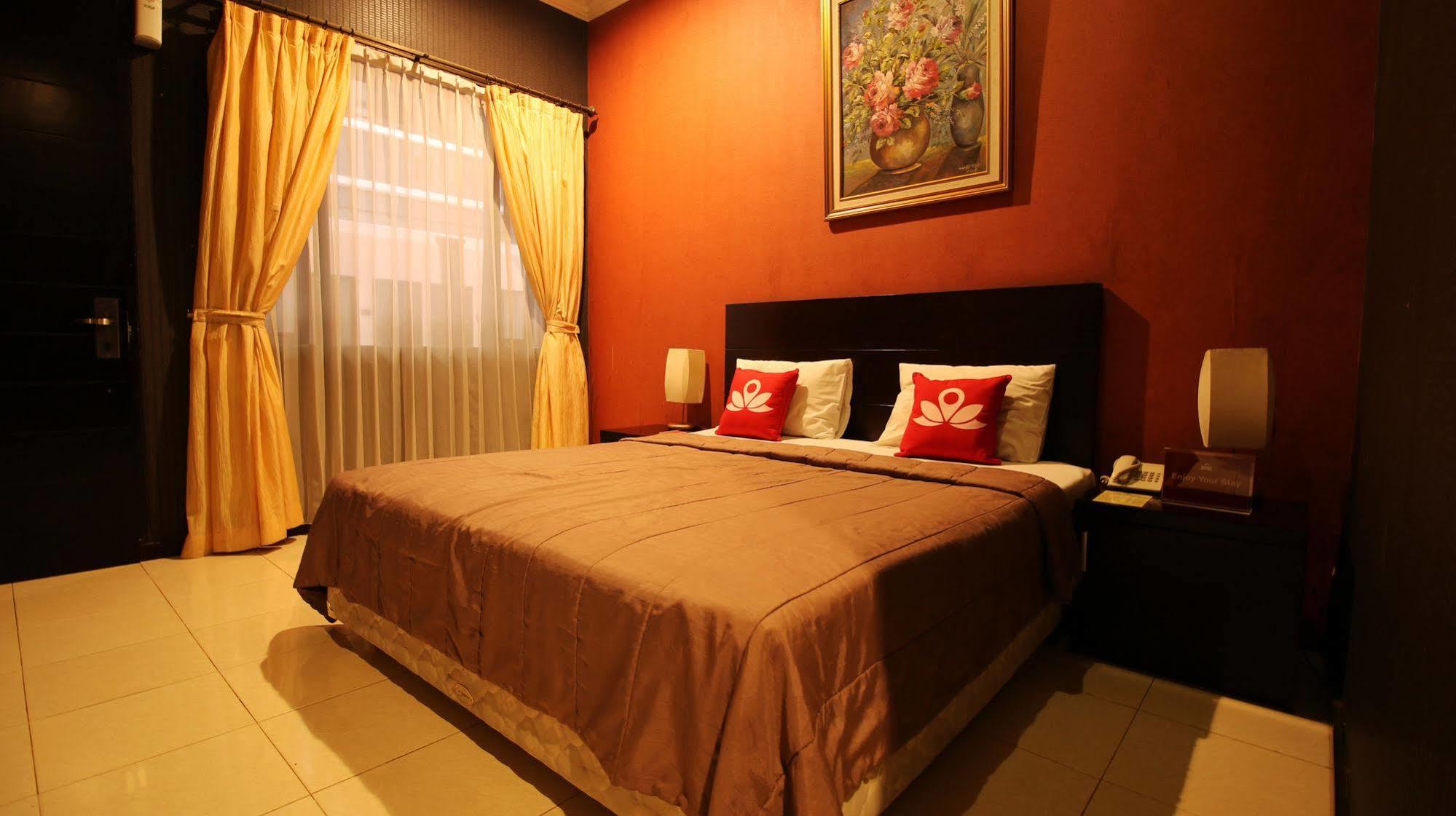 Zen Rooms Grand Hotel Lembang Exteriör bild