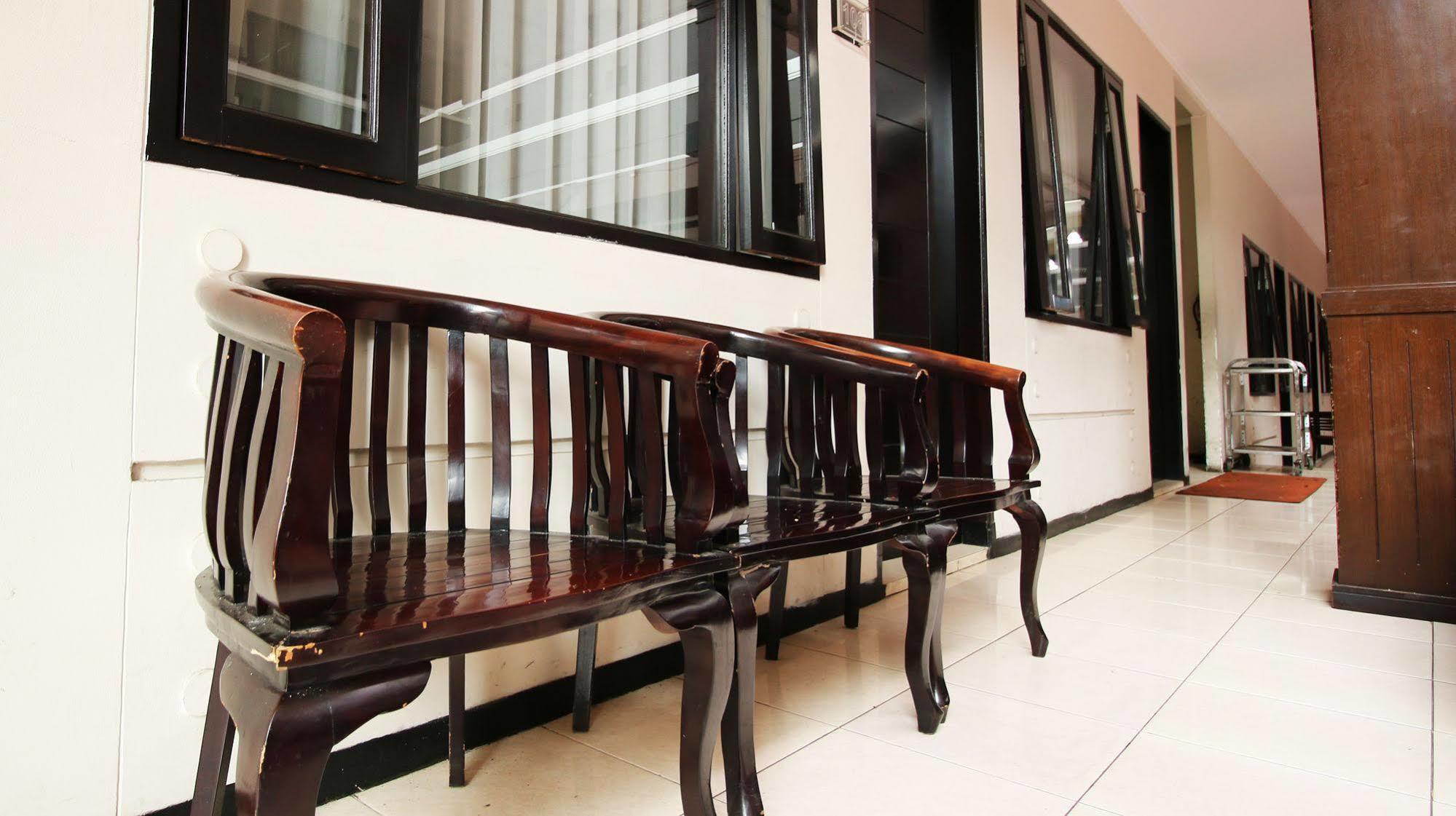 Zen Rooms Grand Hotel Lembang Exteriör bild